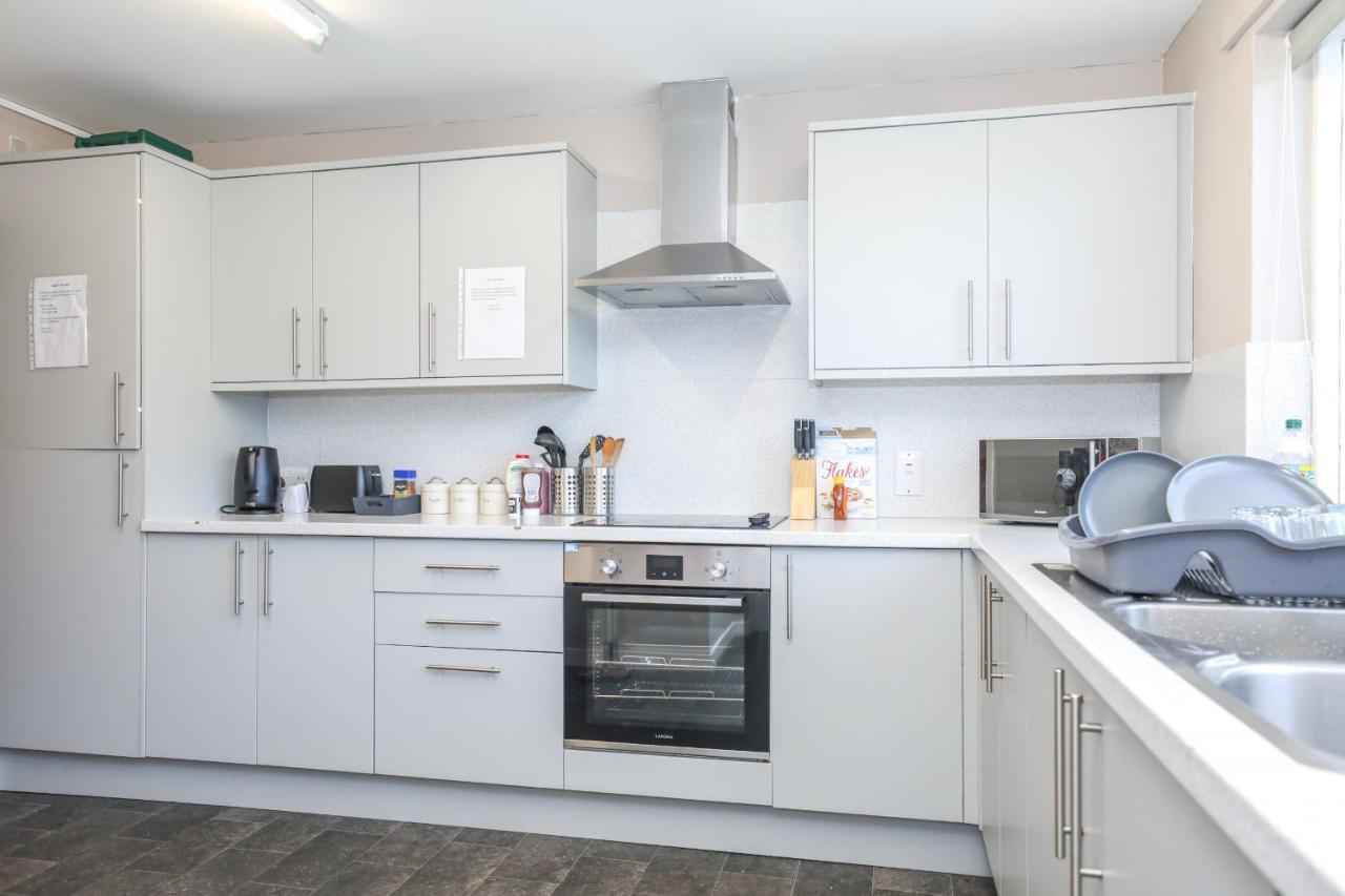 Modern Guest House - Central Inverness - Complimentary Snacks - Free Parking Exterior photo